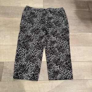 WEEKENDS BY CHICOS CROPPED LEOPARD WOMENS PANTS 2.5 US SIZE 14